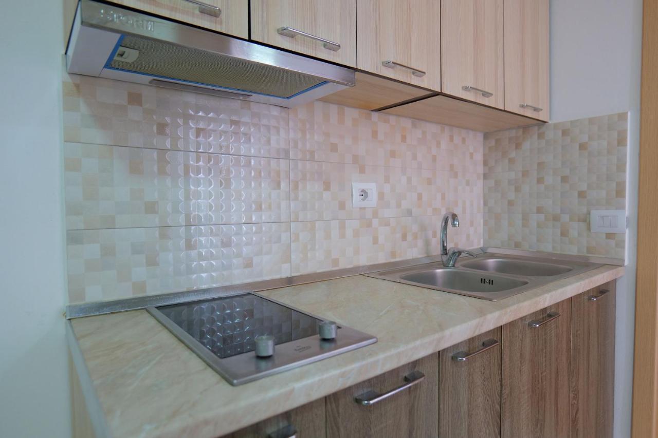 Almare Apartments Vlore Luaran gambar